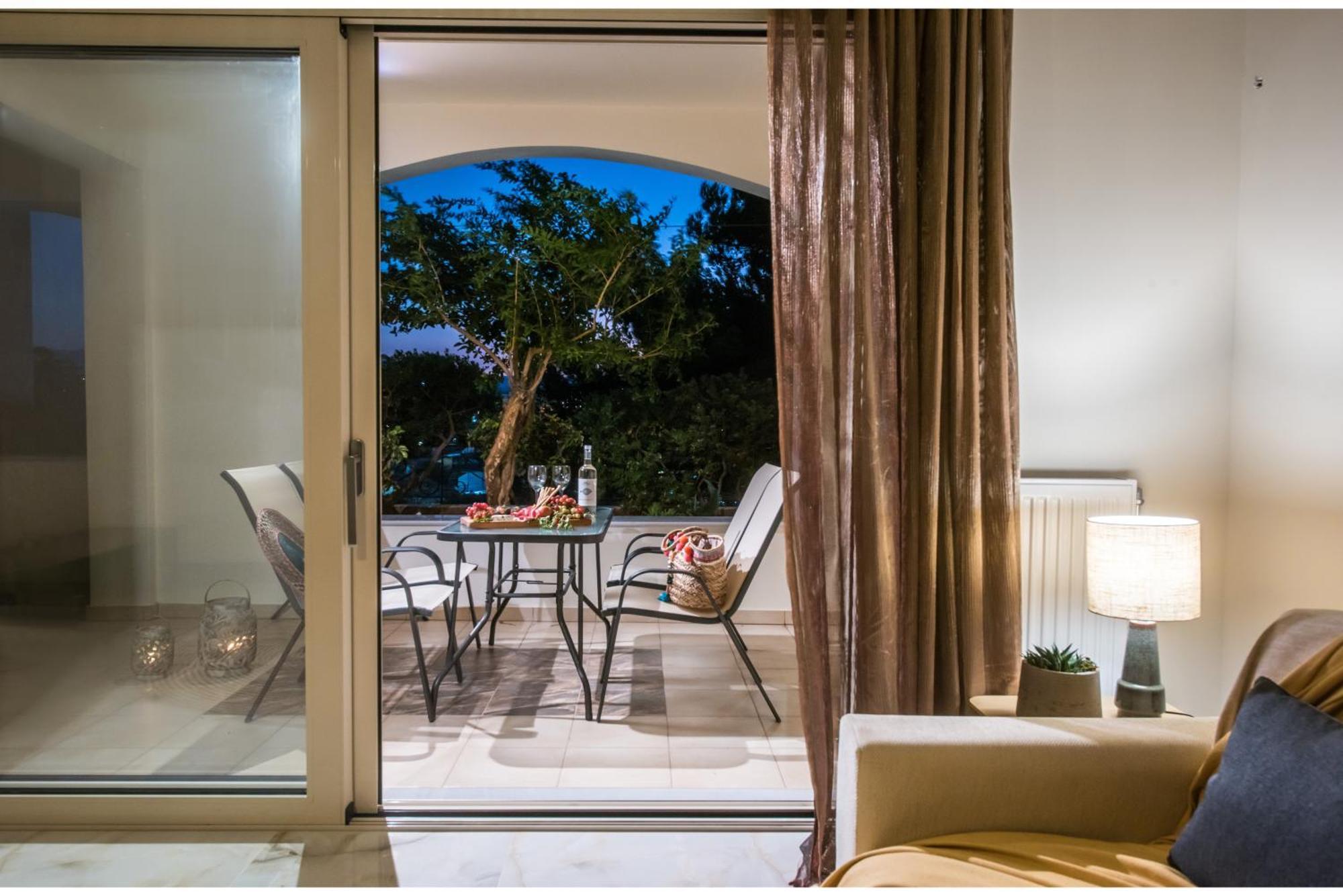 New Luxury Near Airport, Port & Town Center - Sonia